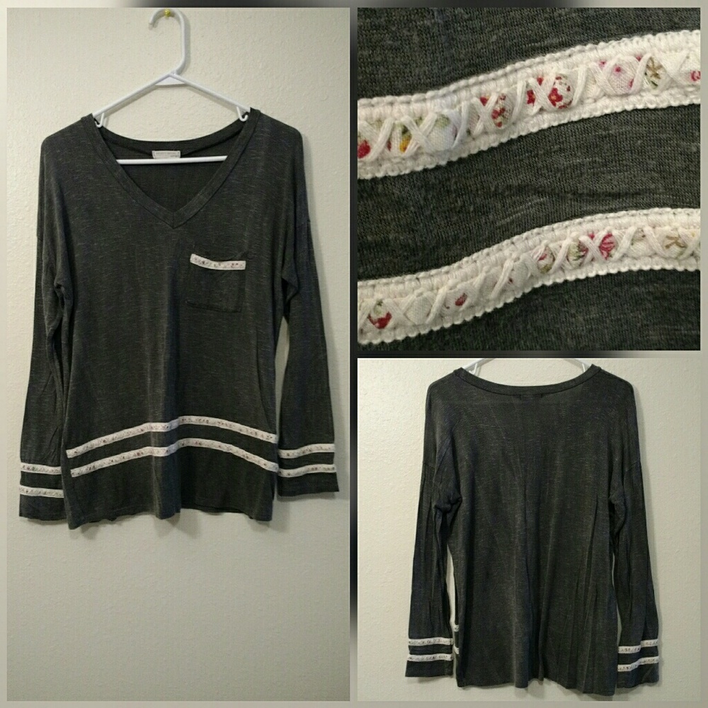 Gray floral Crotchet-look on front